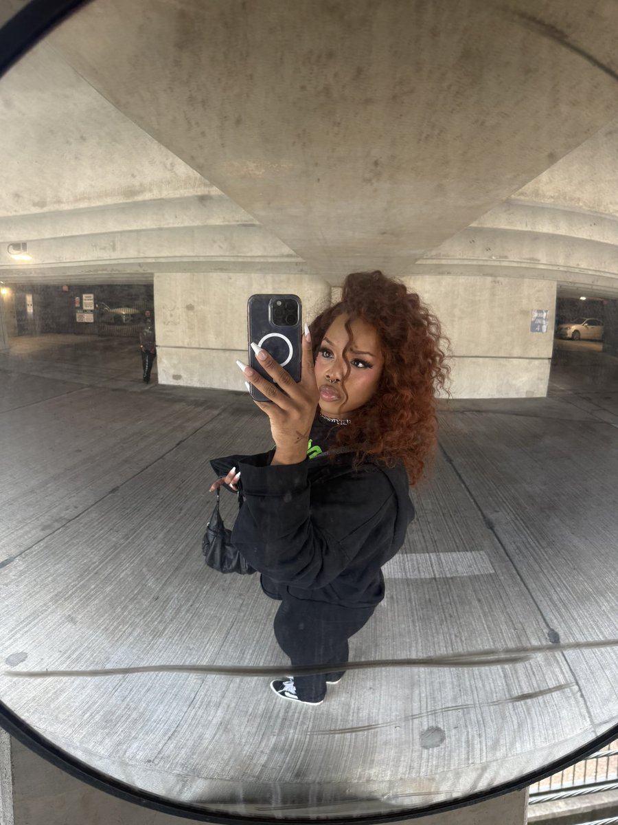 Laceassassin's tweet photo. 💋 https://t.co/D272D5sW8b