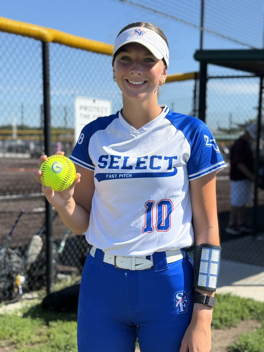 2k10Select's tweet photo. The squad go 5-2 at the @TopGunEvents Invitational. Another bombing run this time in bracket play by @madynn_dunham10 and from our birthday girl @JordynNorthup! A big thank you to all of the coaches who watched our games! https://t.co/4Ma4UyMHQg