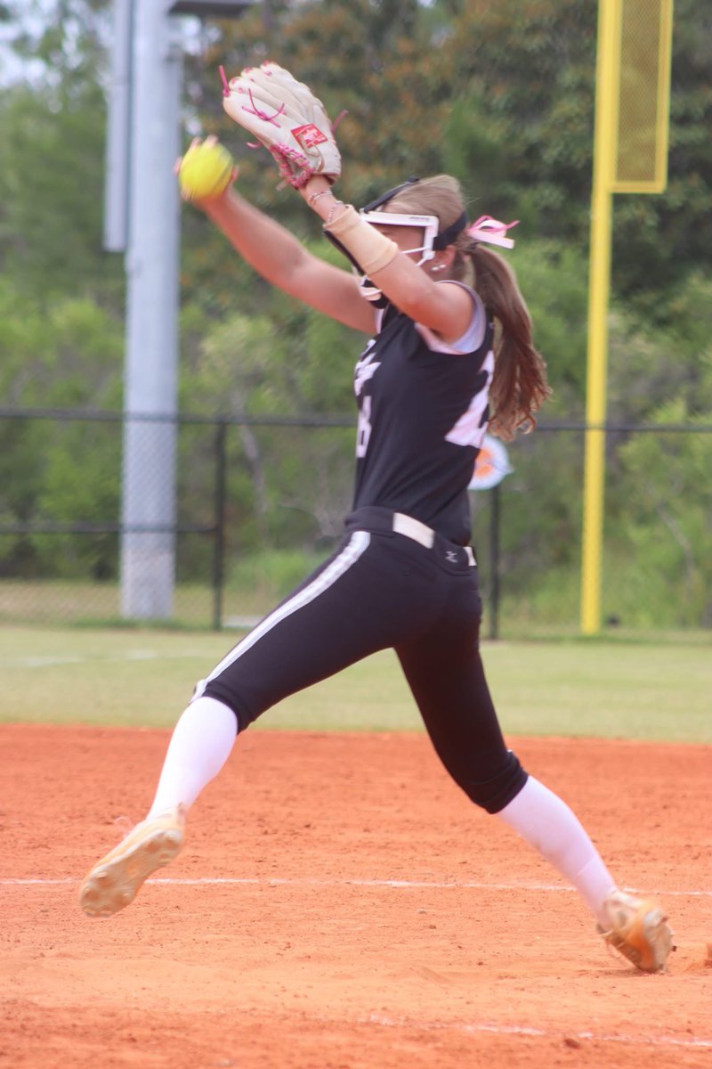 OliviaHager2325's tweet photo. Had a great camp to start off the weekend at the Bombers Southeast Invite in Oxford. Hit .429 on the weekend and threw some solid innings in the circle. Thank you to all the coaches who showed up this weekend. @hccsoftball @CoachMeeks_PRCC @CoLinSoftball @JC_BobcatsSB @MCCEaglesSB @MGCCCSoftball @WillHessSB @CoachRobParson @JC_CoachTDEW @GoChoctaws_SB @FuryWeeks @STJOEBRUINS @allaceathlete #SEI2026