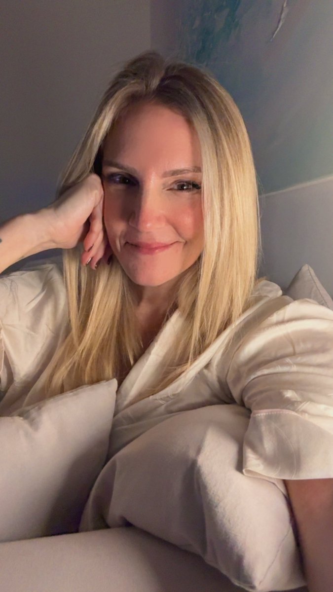 vikinga_parana's tweet photo. En casa y en pijama, como toda persona de bien 🤭 https://t.co/r5Iu9zC7kE