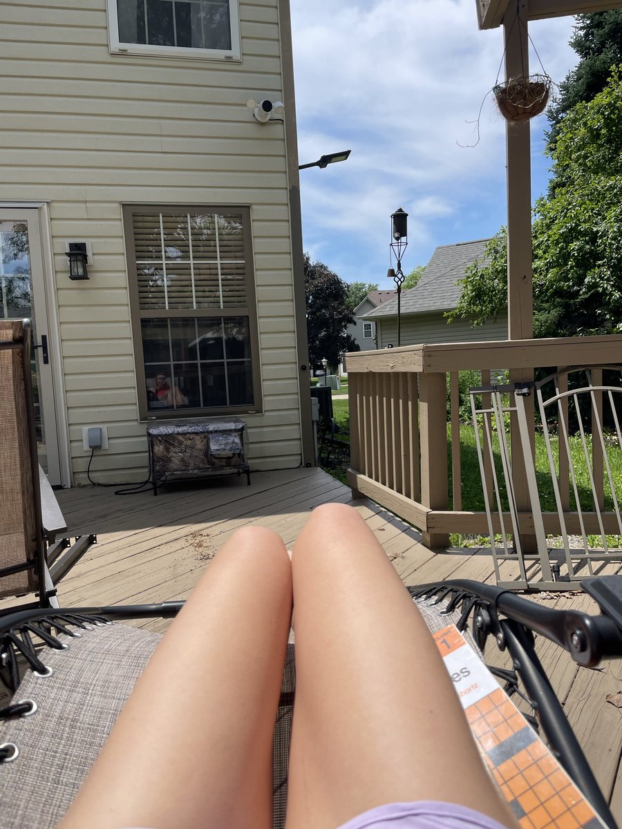 LeannGoodzey's tweet photo. Living the dream https://t.co/qxnoVv3SJc