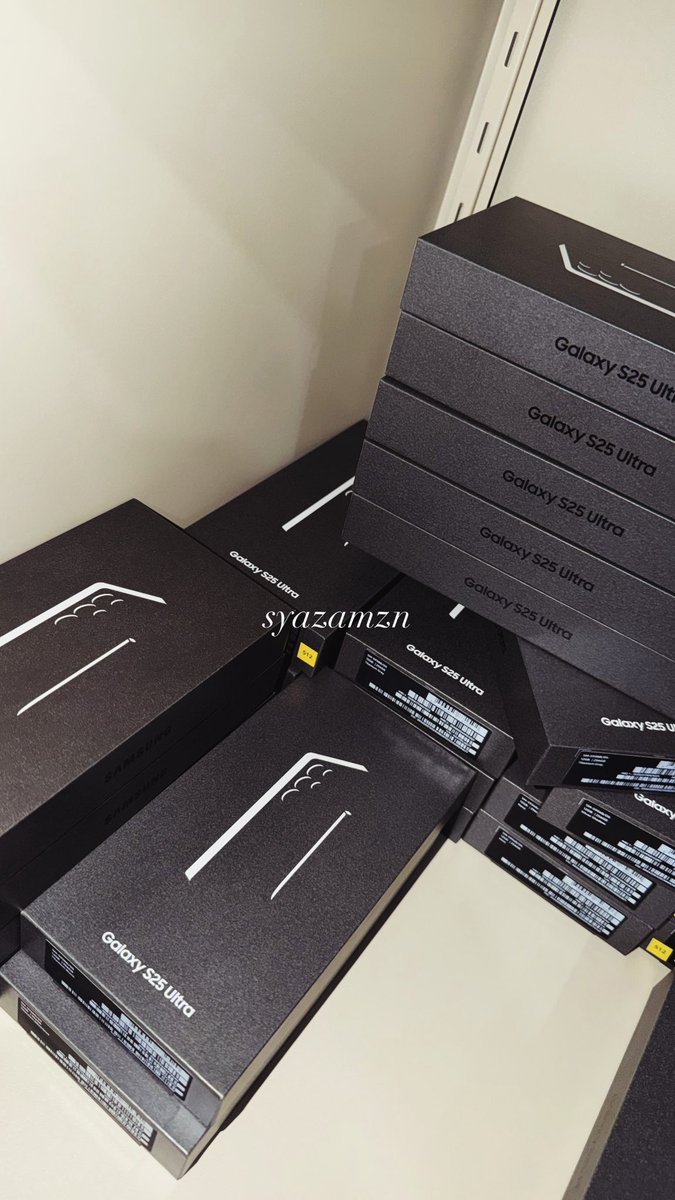 pcyaza's tweet photo. halo EXO-L friends im selling New S25 Ultra at the cheapest price ! Kita  boleh delivery bfr concert day , today , or even concert day tau 🫣 

256GB - RM 3699 ( RRP RM 5999 ) 
512GB - RM 3999 ( RRP 6599 )

Boleh SPayLater / GrabPayLater / Atome / CreditCard Installment juga 🤏🏻￼ https://t.co/Xw95O7C0Ad