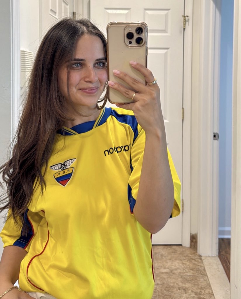 MattyFC__'s tweet photo. my wife is Ecuadorian but Amad Diallo is a Man United player. Celebrated and now I'm sleeping on the couch. this is United heritage. https://t.co/1MD13IMVvA