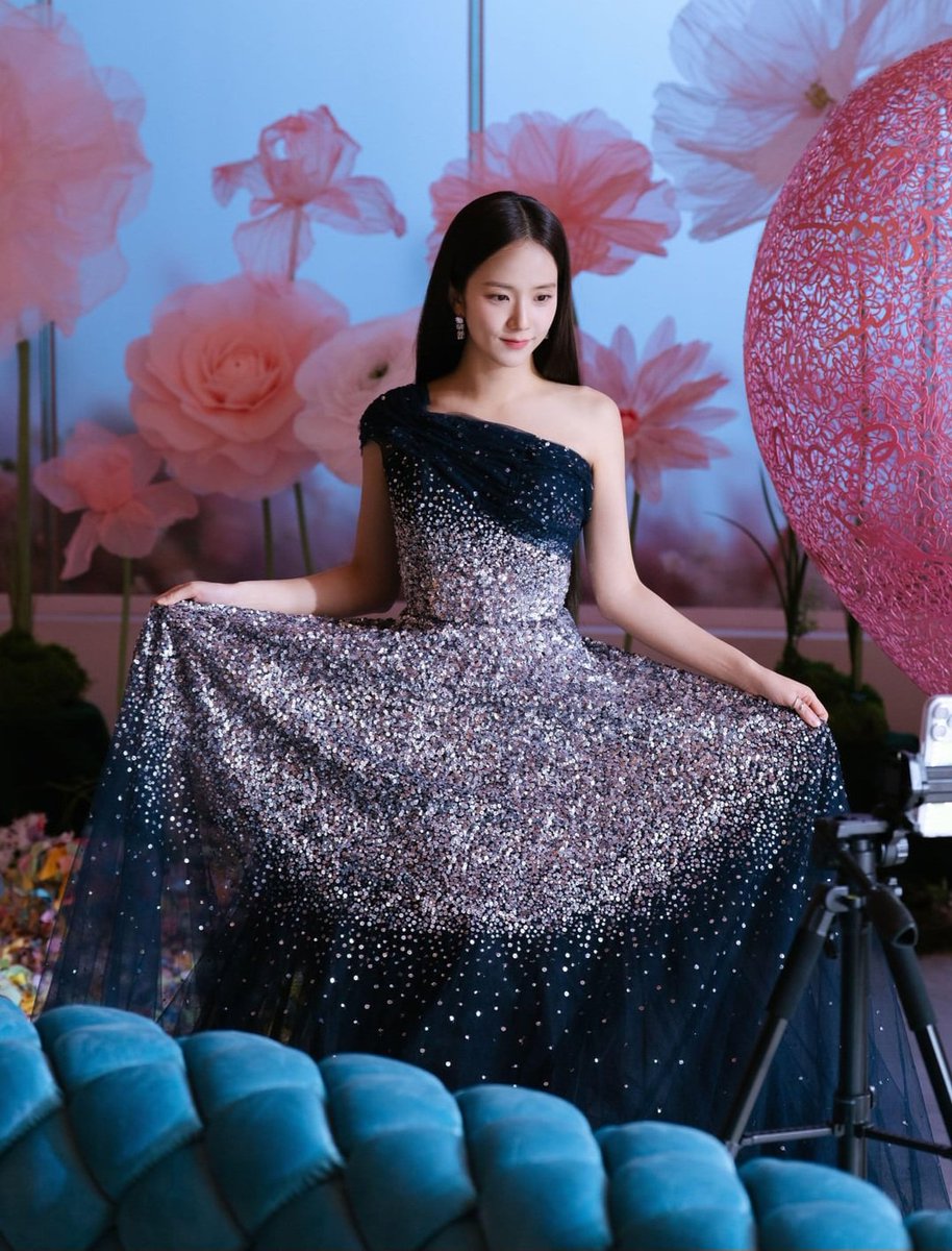 jisooschart's tweet photo. JISOO was nominated in the "Outstanding Asian Star — Korea Popularity Award (Female)" category at the 21st Seoul Drama International Awards (SDA).

The winner will be determined 100% by votes on Idol Champ app. https://t.co/8Ss0vl4ooV