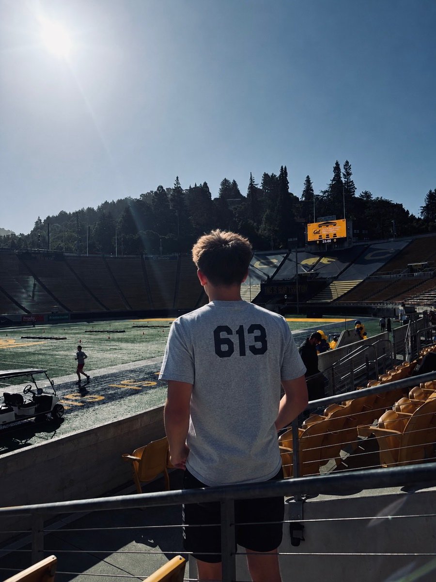 CaidenArmstro35's tweet photo. #football #california #grinding #GodMorning‌Sunday #workhard https://t.co/0soR45uw5I