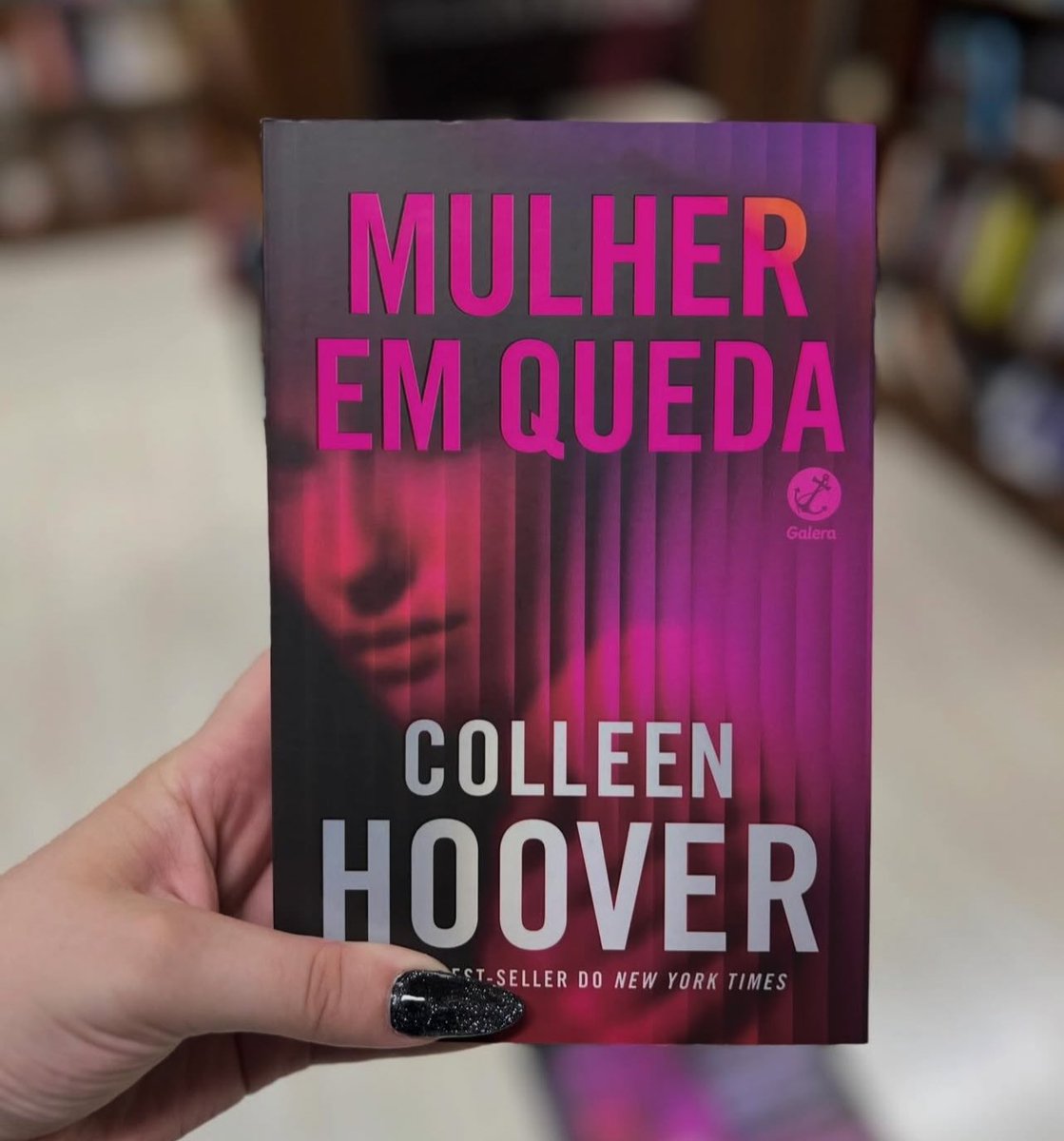 cuvatic's tweet photo. 4 livros que eu me arrependo de ter lido https://t.co/t5GPHcNzYz
