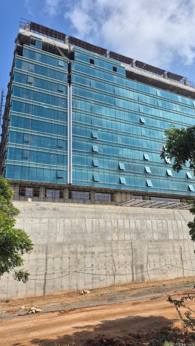 Sivakumar2295's tweet photo. Coimbatore’s tech revolution is scaling up! 🔥 Check out these recent visuals from the L&amp;T Tech Park campus at Malumichampatti, Coimbatore 
Date: June 15th 2026
#Itpark #LTTechpark #Malumichampatti #coimbatoreinfra #infra @tweetKishorec
@_dhilip_dev_ @jaak_ash @NammaCoimbatore https://t.co/1YMA2S3nLy