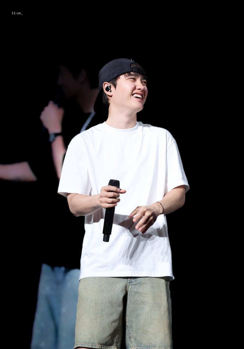 ellan_yy0830's tweet photo. Soundcheck 🥺
260614 EXO PLANET#6 EXhOrizon in HONG KONG D-2
#都暻秀 #DO (D.O.) 
#KYUNGSOO #도경수 #디오 #DOHKYUNGSOO  #ドギョンス #EXO  @DOHKYUNGSOO_X https://t.co/AwN6zicWQ5