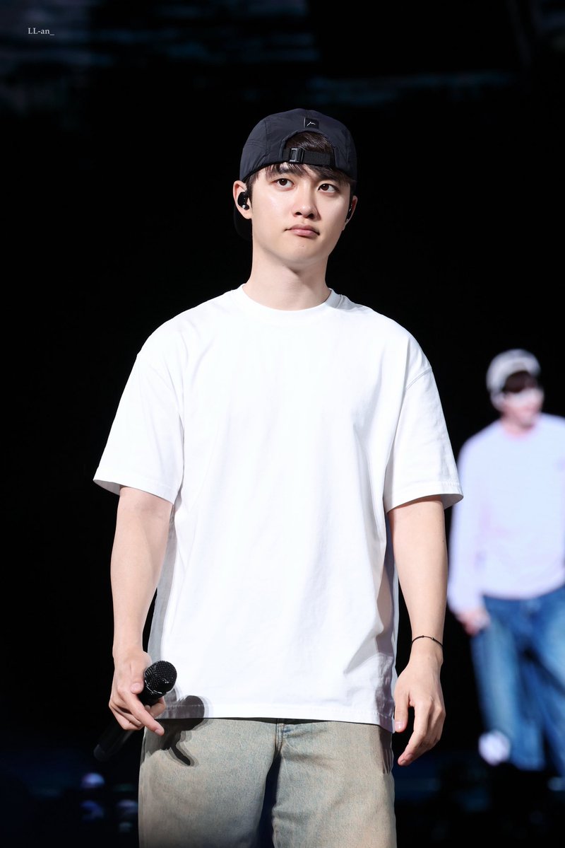ellan_yy0830's tweet photo. Soundcheck 🥺
260614 EXO PLANET#6 EXhOrizon in HONG KONG D-2
#都暻秀 #DO (D.O.) 
#KYUNGSOO #도경수 #디오 #DOHKYUNGSOO  #ドギョンス #EXO  @DOHKYUNGSOO_X https://t.co/AwN6zicWQ5