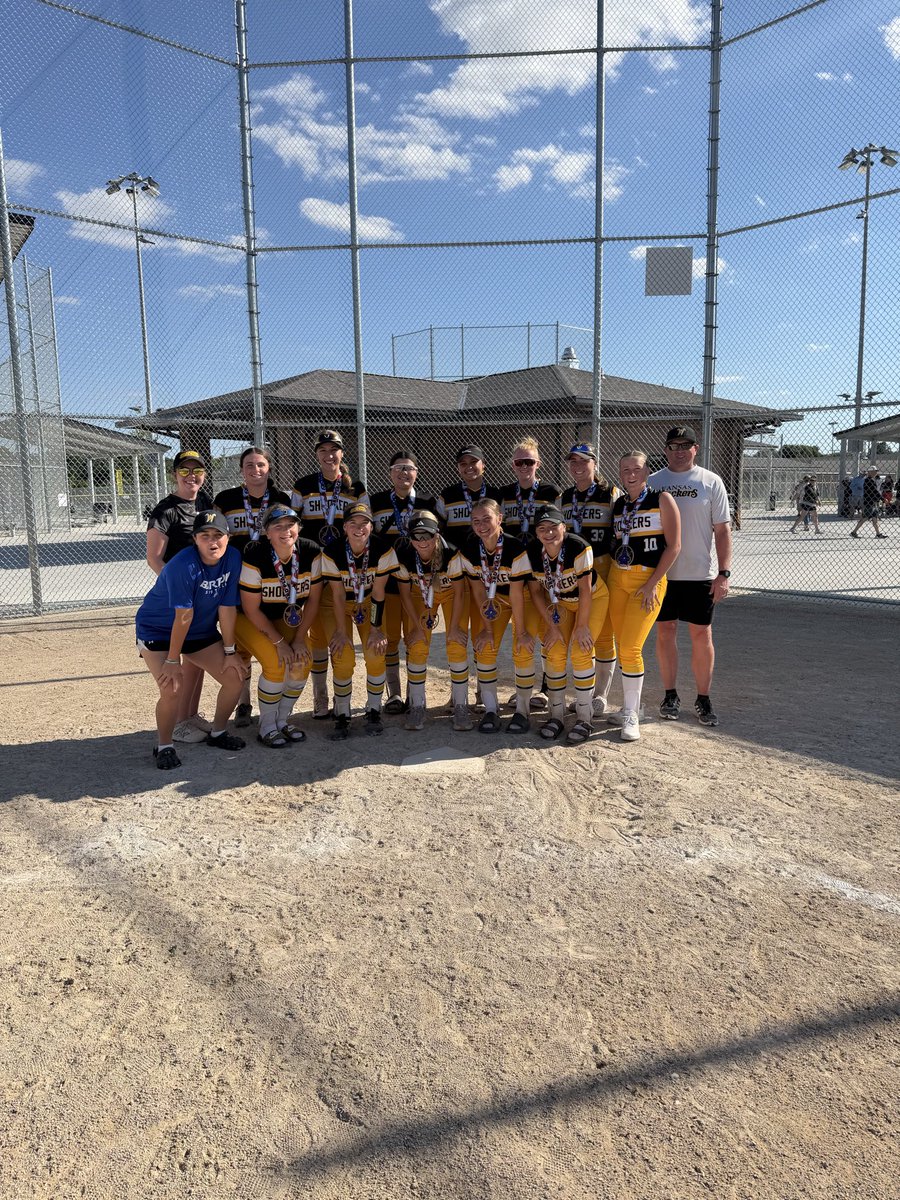 HarperTurpin's tweet photo. Had a great weekend @TopGunEvents   Took 3rd. Thankful for the opportunities to play in front of all the coaches that came to watch! Love to compete and can’t wait to get back at it in OKC  next weekend! 
@ksshockers18u https://t.co/PJGi8CIw4f