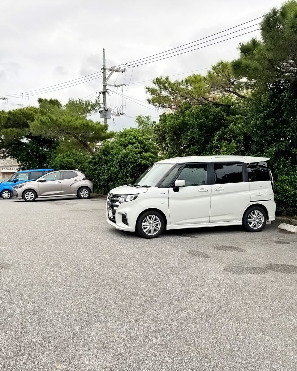 isopon11's tweet photo. 宮古島《宮古神社》

神社本庁包括下で日本最南端の神社

赤瓦の屋根、開放的な境内
沖縄らしい神社で落ち着きました

御朱印 500円
御朱印帳 2,000円
駐車場：2か所あり（無料）
トイレ：あり（きれい）
※2025年11月時点

駐車場は二の鳥居前と社務所の横です https://t.co/98t5vp2IRb
