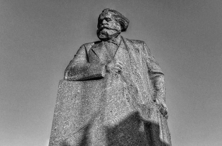 secondposition's tweet photo. "It is the task of philosophy [...] to unmask self-estrangement in its unholy forms. 
Thus, the criticism of Heaven turns into the criticism of Earth, the criticism of religion into the criticism of law, and the criticism of theology into the criticism of politics."

—Karl Marx https://t.co/FlcZCFXbCI