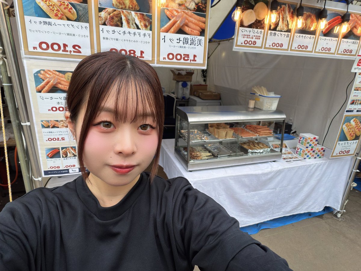 ACO__LB's tweet photo. おはよう☀
11時からいます！！前よりもメニュー増えてて、単品だけでなくセットもあります！

ぜひお越しください✨
#リトブル https://t.co/vMZI44O7i9