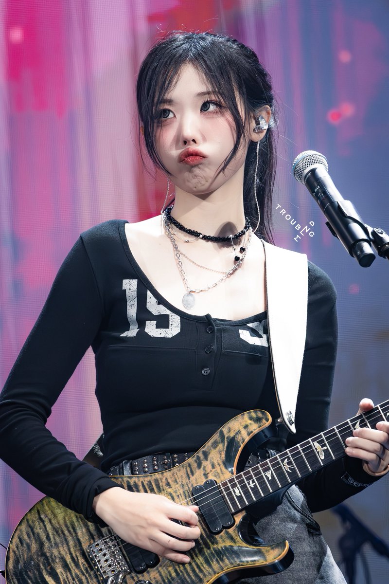 mtworks410's tweet photo. 20260516
YOUTH WAVE :THE BAND NIGHT < QWER X AxMxP X CATCH THE YOUNG >

@hapycb 

#QWER #큐더블유이알
#Hina #히나 #장나영
#바위게 #Bawige https://t.co/UxYnZeWZN1