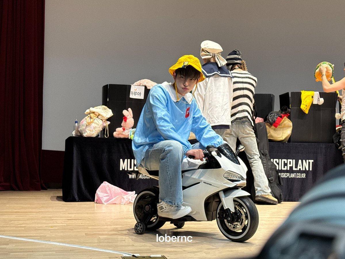 Harxua's tweet photo. @kaedeic AH KETAUAN, saatnya kabur https://t.co/Uax43iegFJ
