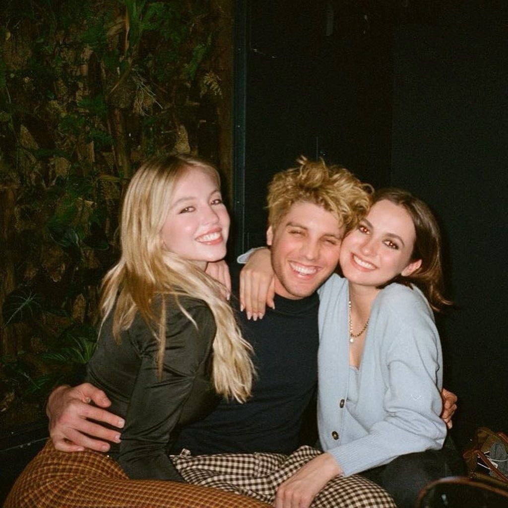 sydneyssource's tweet photo. missing this era even more today https://t.co/E9e21avmCL