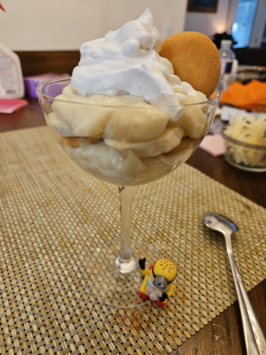 roseinkc's tweet photo. #twitterbakeoff For today's American classic dessert: Banana Pudding with homemade whipped cream
@ebeth360 https://t.co/egPwXhjMmN