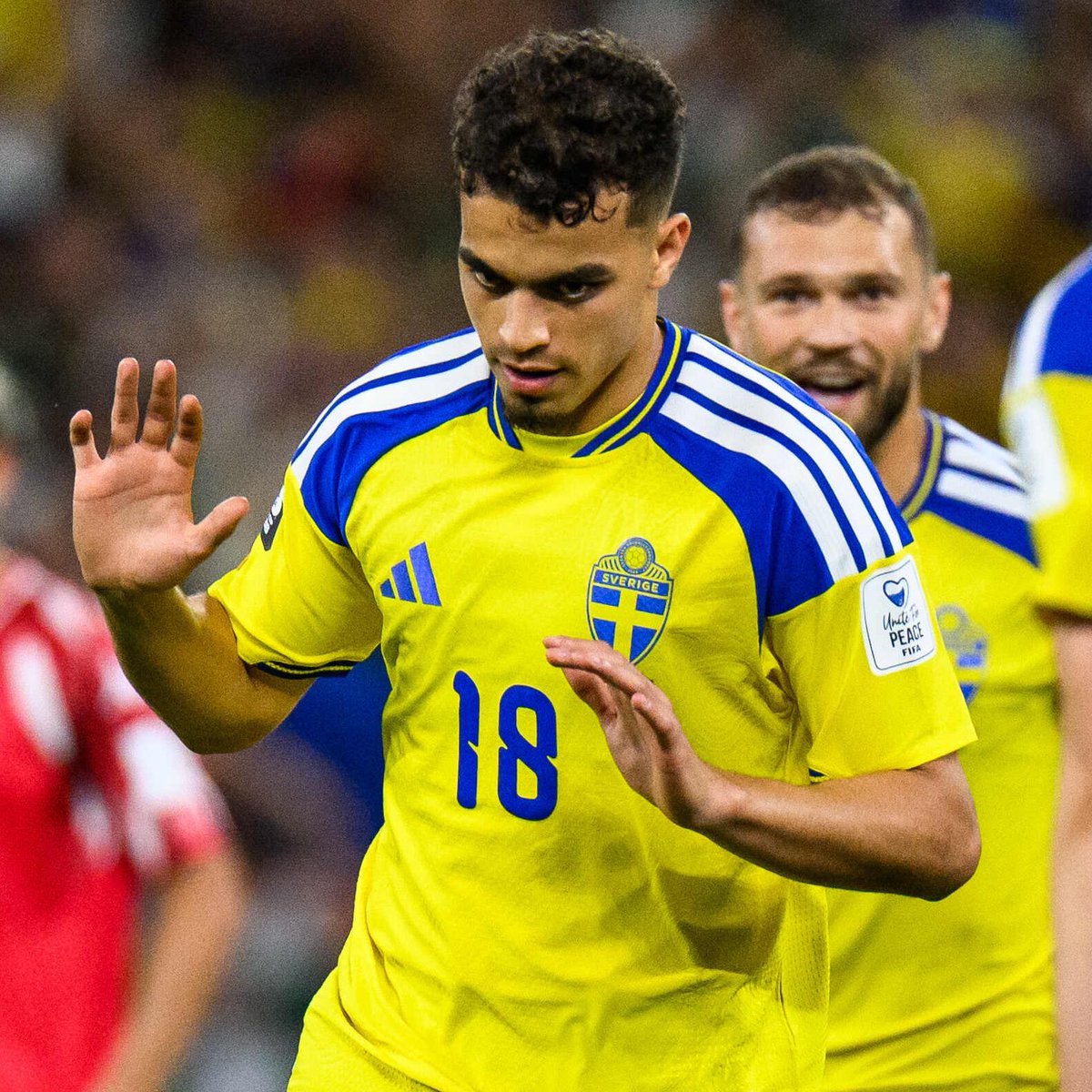 ActuFoot_'s tweet photo. D'origine tunisienne, Yasin Ayari 🇸🇪 n'a pas célébré son but sur l'ouverture du score. 🙏 https://t.co/MflksCkn0j
