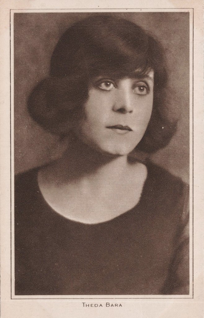 WallaceReid_'s tweet photo. 1917 Actress Theda Bara https://t.co/9E8UtarHM4