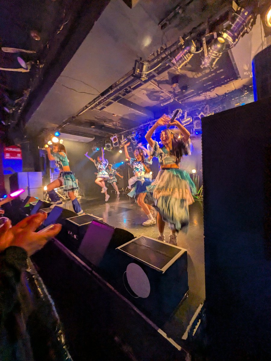 s_h_e_a_r_e_'s tweet photo. おはようございます
昨日はスゴイ雨のタイミングもありましたが、今は曇り空☁
#ワールドカップ 日本が面白い試合をしてました😚
撮影会まで、少しラストLIVEを載せても良いですか?💦ダメなら早めに教えてください😅
#雨宮みのん さん🤍 #LOOPARADE
#ラスト #ライブ #LIVE https://t.co/pArzJORuRN