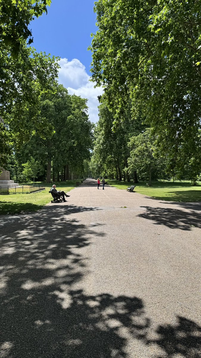 meshthe7's tweet photo. Hyde park… https://t.co/odo7MOtI8x