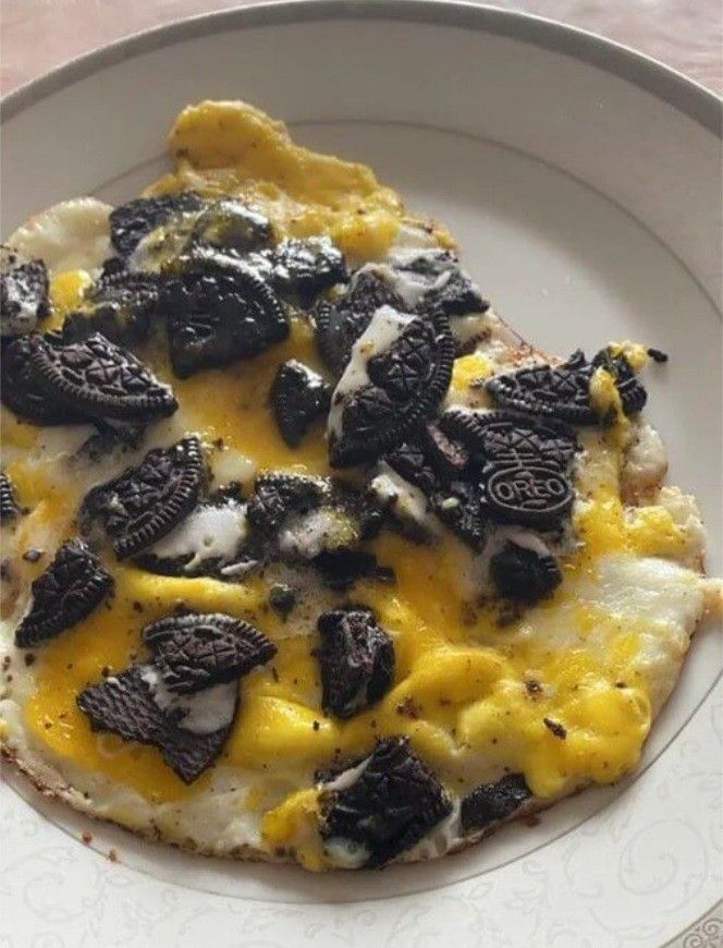 SOREDIRTBAG's tweet photo. Selamat pagi cakeps! Selamat hari senin. Jangan pada lupa sarapan, nih gue bikinin telur spesial, jangan pada berebut. Semangat senin nya cakeps! https://t.co/ldZ5tpGLhP