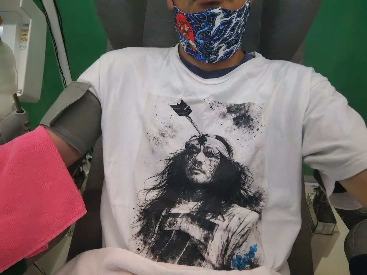 crusher010's tweet photo. 献血スタート。

あまり着る機会が無いので今回は落武者Tシャツで。 https://t.co/SMZwKUJKpv