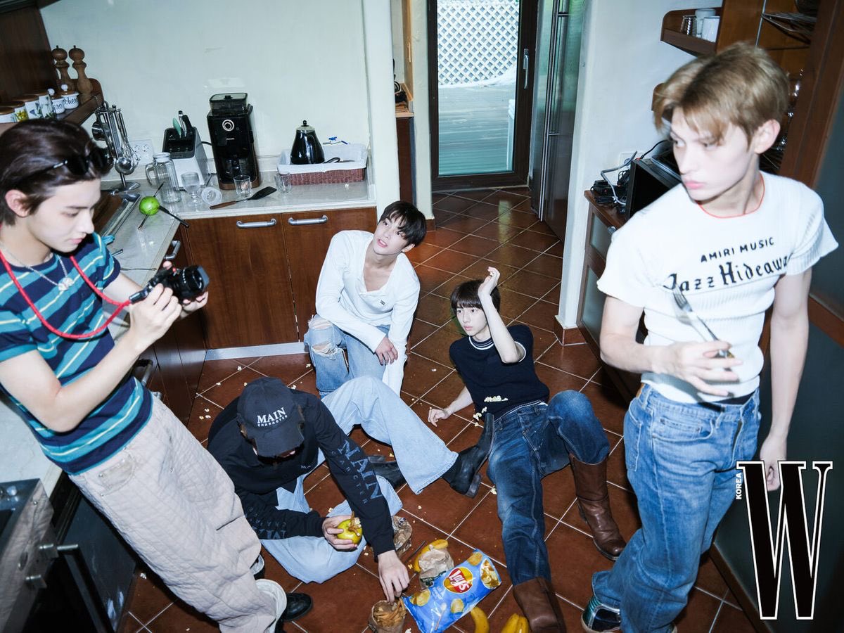 edwrsmartin's tweet photo. the coolest group https://t.co/GTr2KxlVlG