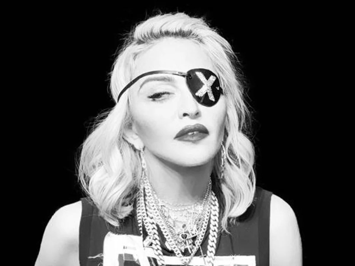 Floridabab95's tweet photo. 7 Years ago today Madonna released her album Madame X the album spawned four singles Medellín, Crave, I Rise, and I Don’t Search I Find. Madame X debuted at number 1 on the Billboard 200. I love this album it’s amazing. 😍🖤🤍 #madamex #madonna https://t.co/nYi4pag2yf