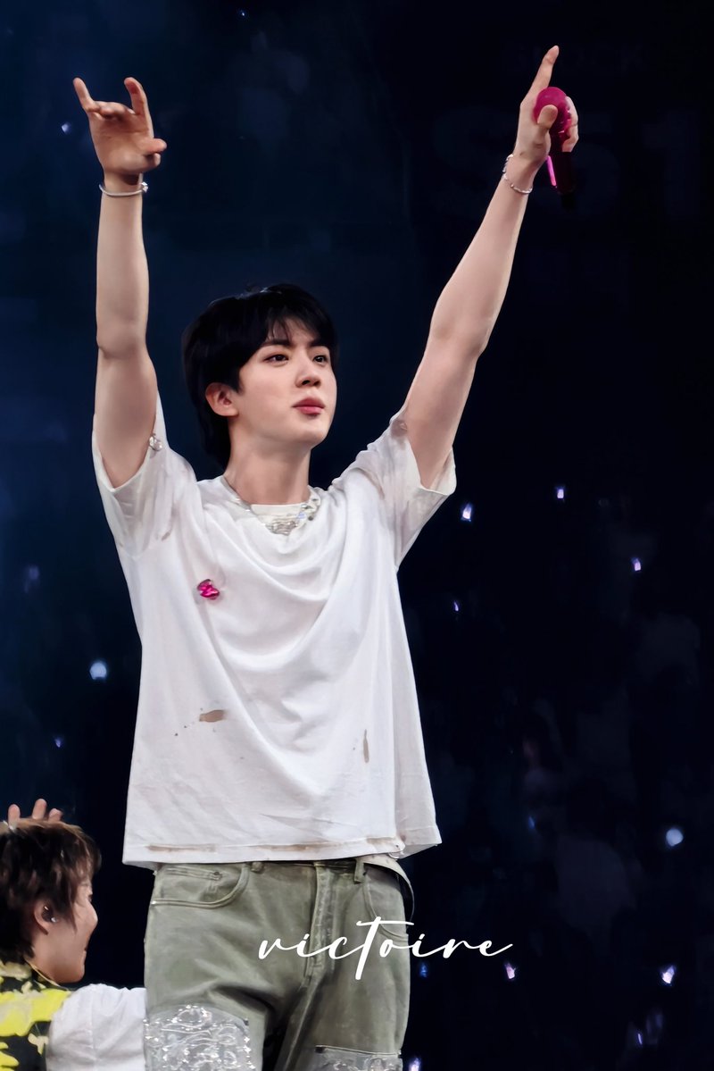 Victoire0613's tweet photo. 260613 BTS WORLD TOUR 'ARIRANG' IN BUSAN

#방탄소년단진 #김석진 #석진 #진 #BTSJIN #JIN 
#BTS_ARIRANG #BTS_WORLDTOUR_ARIRANG @BTS_twt https://t.co/ZMSRsEUc5H