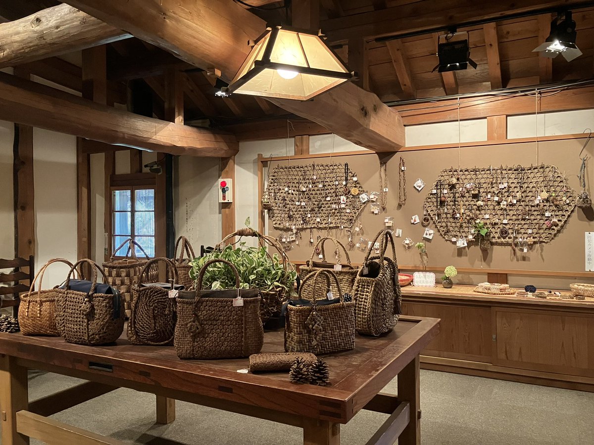 hoppo_bunka's tweet photo. 屋根裏ギャラリーのお知らせ📢 
【籠　鷲尾トシエ教室展】
蔓籠などの作品展示と販売。

◆令和8年6/11(木)～6/18(木)9～16時（最終日15時）※6/16（火）休館 

◆屋根裏ギャラリー（入場無料）
※「正門」からお越しください。
※博物館の見学は要入館料です。
◆問合☏090-3349-9648（蔓工房　鷲尾） https://t.co/RTSnRJ2ryL