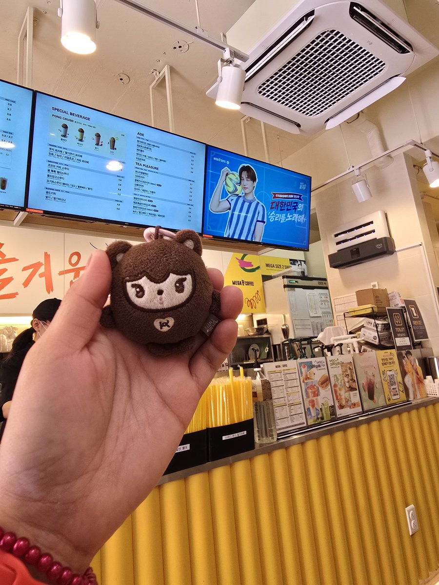 witchredscarf's tweet photo. 😍😍😍 KAISOO my babies are now at MEGA Coffee! 😍😍😍
Finally Tried Kyungsoo's Reco! Super delish! 🫠 https://t.co/JGcfKUZCpE