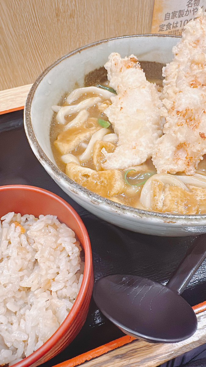 fuusuke_game's tweet photo. 休日満喫中✨
並ぶうどん屋はやはり美味しい😋 https://t.co/RTv1DYn6Fa