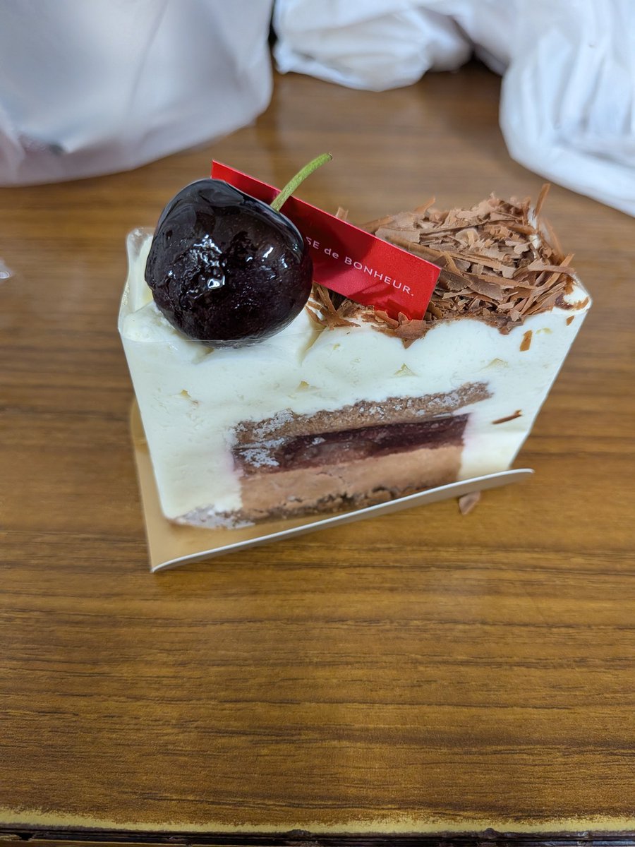 Lemon_enagy's tweet photo. 昨日笠松競馬場で食べた小菊さんのスイーツと葛バー美味かったな。

また行こ https://t.co/XD21eYjgBi