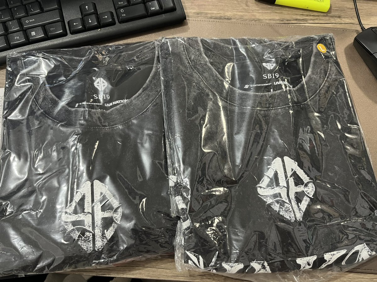 jheanrhose's tweet photo. Dumating na din sa Wakas after almost 2mos of waiting!! #WAS shirt , my first ever @SB19Official official merch.. 🤣@1zentertainment https://t.co/I2bUYaGu0r