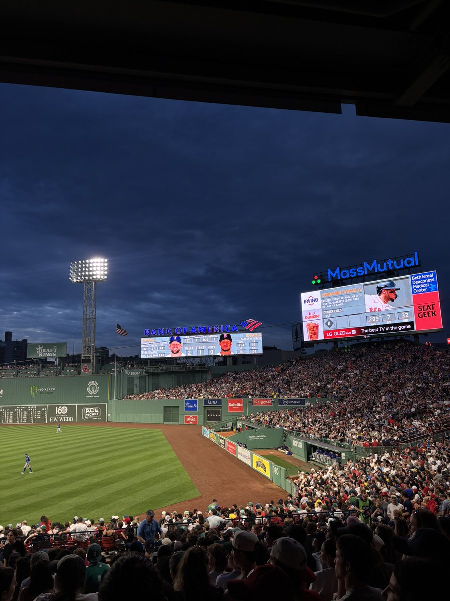 sam_chat5's tweet photo. we need the Scots back in Boston annually i need to hear them say the Yankees suck like once a month https://t.co/eAUiqWpByv