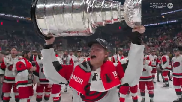 ChrisLongKSTP's tweet photo. From the high school rinks of Minnesota to hoisting the Stanley Cup.

Congrats to Jackson Blake, K'Andre Miller &amp; Mike Reilly.

@epboyshockey | @EPActivities 
@TonkaBoysPuck | @TonkaSkippers 
@HolyAngelsPuck | @aha_stars https://t.co/gMPt4bhaAo
