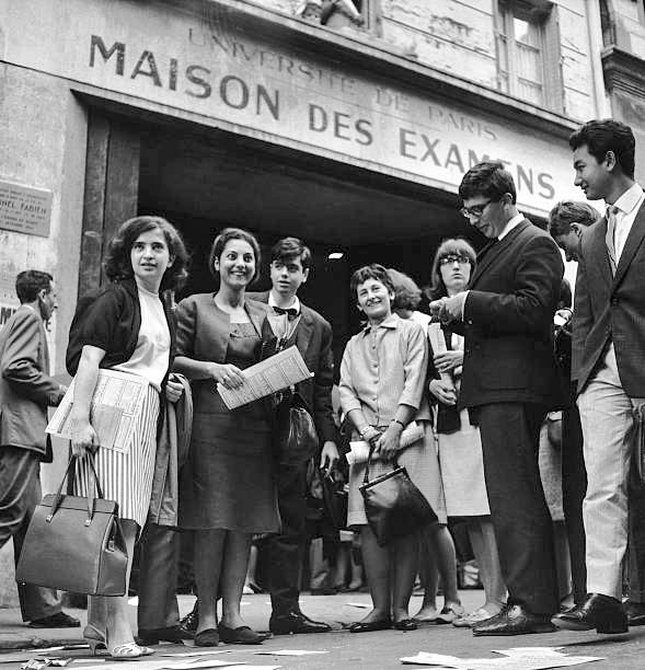 ParisAMDParis's tweet photo. 📸 Keystone-France. 
Baccalauréat 
1964. Paris 
#Bac2026 https://t.co/JsRk801ufk