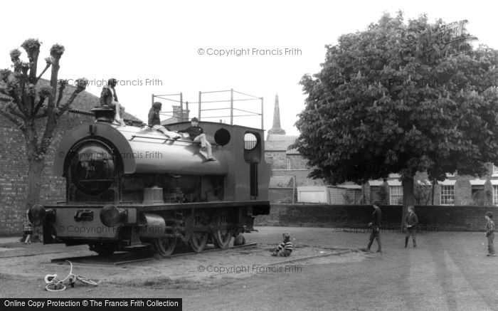 Nipper911's tweet photo. @SteveCaple4 there you go (thank you Francis Frith) https://t.co/lf2m0keov7