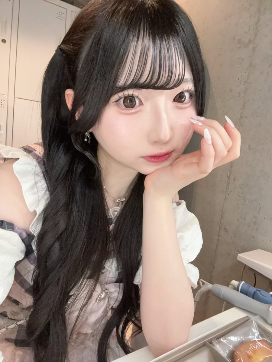 ribbon__parfait's tweet photo. 🎀りぼんぱるふぇ🎀
🎀6/15（月）18:00開校！🎀
（ラストオーダー23:00／閉店23:30）

本日の留学生は
💚せいかりん店長 @kiizania_ribbon 18:00-23:30
❤️優衣 @_yu1_218___ 18:00-23:00

週の始まりはりぼんぱるふぇから🏫✨
お話が好きな方も、まったり過ごしたい方も大歓迎💕

優衣ちゃんは23:00まで、せいかりん店長は閉店まで皆さまをお迎えします🎀
学校やお仕事帰りにぜひ遊びに来てください✨
本日も皆さまのご来校を心よりお待ちしております🏫💖

#コンカフェ #カフェバー #飯田橋 #せいかりんはいるよ