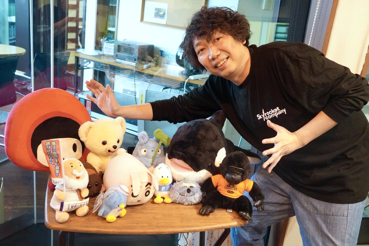 Skyrocket_Co's tweet photo. スタジオには"ぬい"がいっぱい🤗💕

リスナー社員の皆さんの愛しのぬいぐるみも
#スカロケ をつけてぜひ自慢してください🧸

#マンボウやしろ #浜崎美保 
#やしろ本部長 #浜崎秘書 #TOKYOFM https://t.co/1SWs4fRKjM