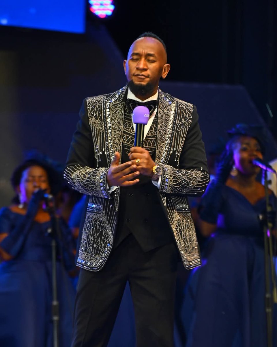 Emilie25548628's tweet photo. #ProphetElvisMbonye declared before nations the plans of the Globalists to push for digital currencies as a form of control. https://t.co/4KmgEzQRPw
Lets stand up for our financial freedoms https://t.co/zlU1eXdR04