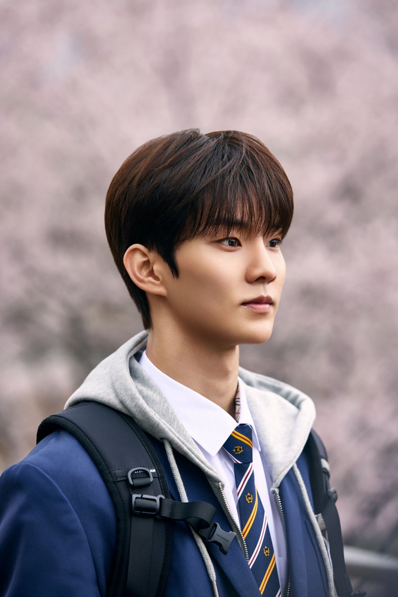 deobimom's tweet photo. #Q #큐 with Hwang Jiah for My Idol, My Debut

#THEBOYZ #더보이즈 

https://t.co/Zl15yE44qZ https://t.co/jJMd9wYxyg