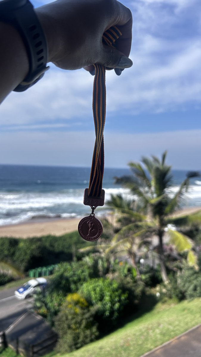 LauraSedibe's tweet photo. Completed my first comrades. What an incredible experience! Till next year 🫶 https://t.co/mLDKYHSry2