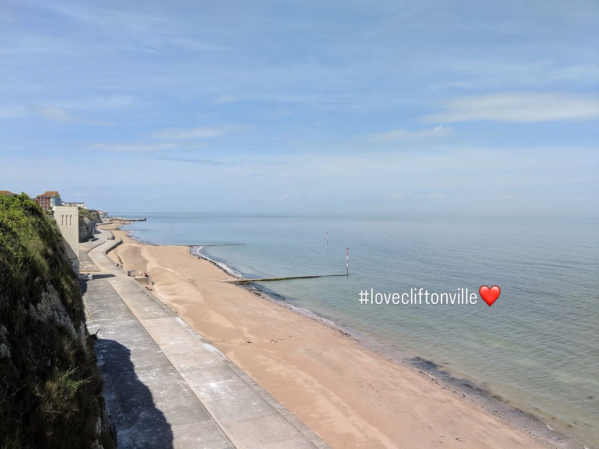 IAmCliftonville's tweet photo. #walpolebay #beachlife #cliftonville #margate #lovecliftonville ❤️ https://t.co/sCO0qyWHLZ