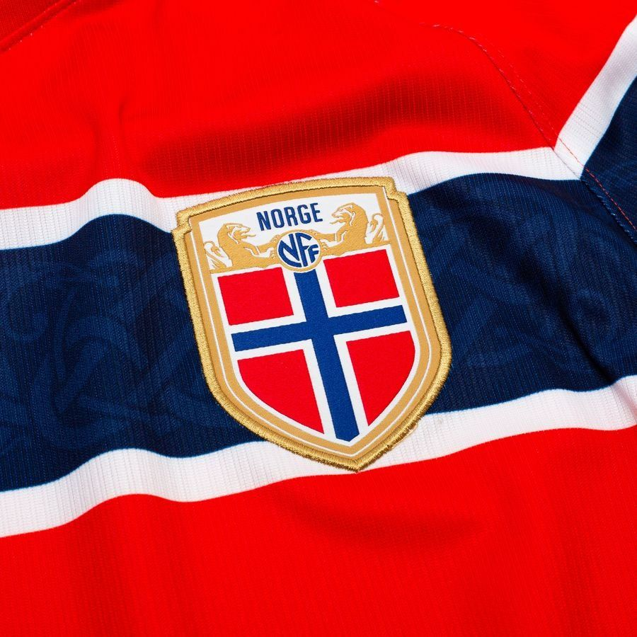 sacredchad_ig's tweet photo. Norway's World Cup kit is Christian.

The blue cross across the chest is taken directly from the Norwegian flag, a Christian symbol carried by every Scandinavian nation since their conversion to Christianity in the Middle Ages.

The pattern inside the cross is taken from the wood carvings of the Urnes Stave Church, a church built around the year 1130.
