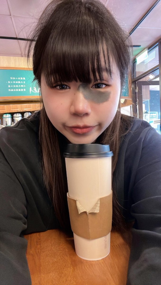 陳怡萱 tweet media