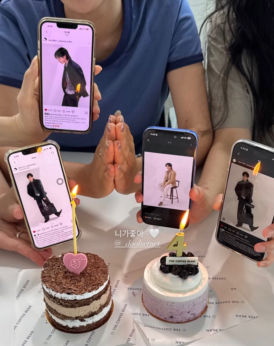hjspopbase's tweet photo. The Heads of Communications at Tod’s and Hogan posted an Instagram story showing staff celebrating #HAN Jisung’s appointment as brand ambassador with cakes 🥹

HAN NEW TODS AMBASSADOR
#HANxTods @Tods @Stray_Kids https://t.co/d35pDj7deL