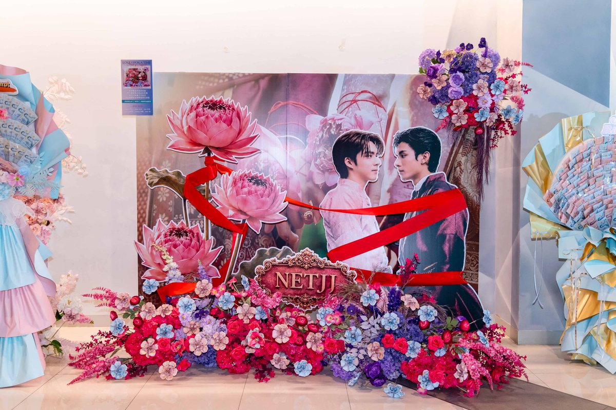 netsiraphop's tweet photo. ขอบคุณทุกคนมาก ๆ นะครับ สำหรับทุกproject ทุกแรงสนับสนุน และทุกความตั้งใจที่มอบให้พวกเราเสมอมา 🖤

ปล.อาจไม่ได้ถ่ายครบทุกอันและไม่ได้ถ่ายคู่กับprojects ขอโทษด้วยนะครับ 

#netsiraphop 
#ภพเธอTheSeries https://t.co/dXunHTdF6L