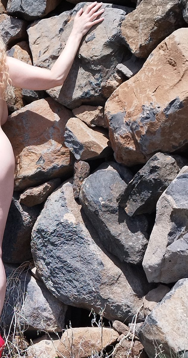 RexRouget's tweet photo. Tenerife Rocks! Light, shadow and all things natural with an agricultural retaining wall. Photographer: #RR Model: Francesca Care #photo #Tenerife #Adeje #Naturism https://t.co/wC6J0vqmwr